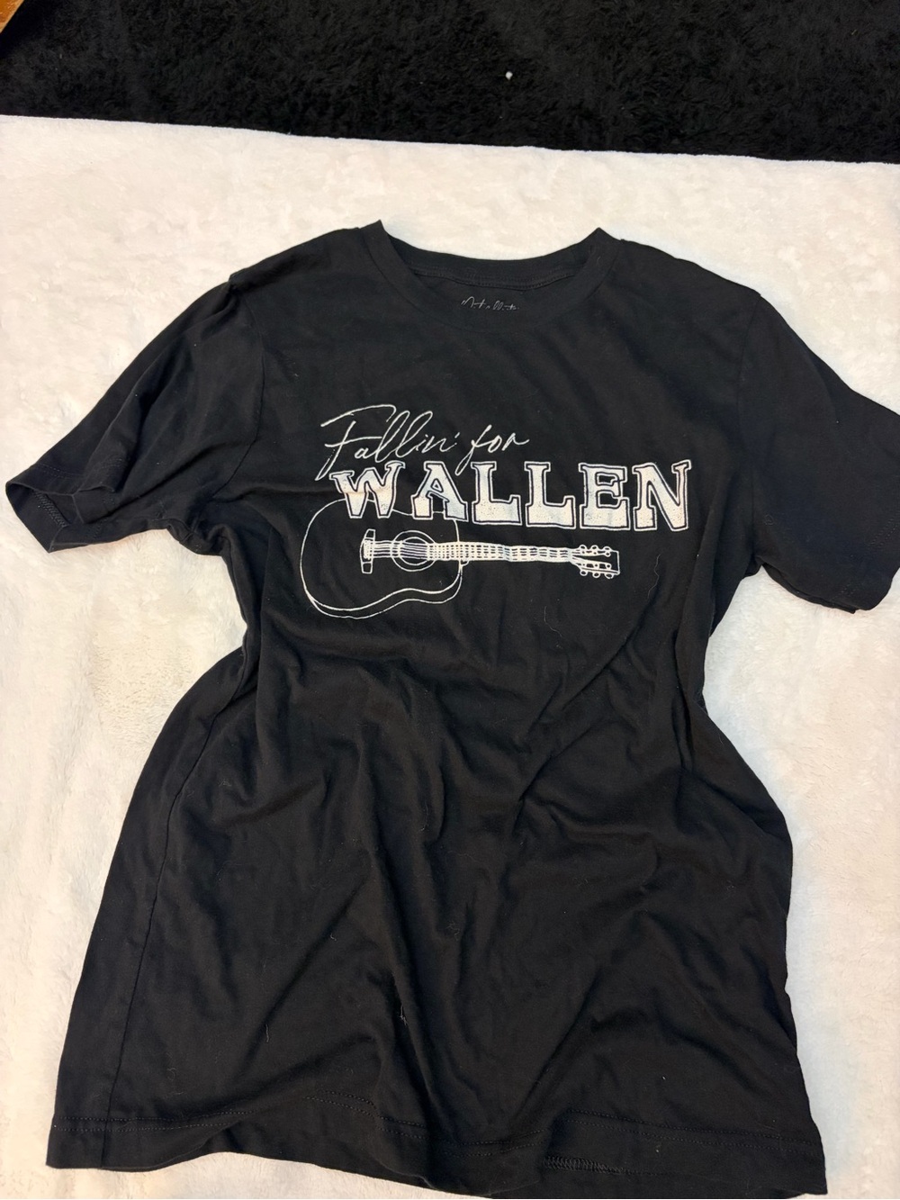 Fallin' for Wallen Black Graphic Tee - Women's Short Sleeve